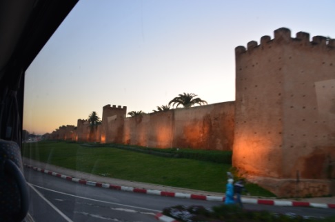旧市街地（青い街）を取り囲む城壁
