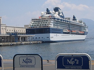 ナポリの港風景